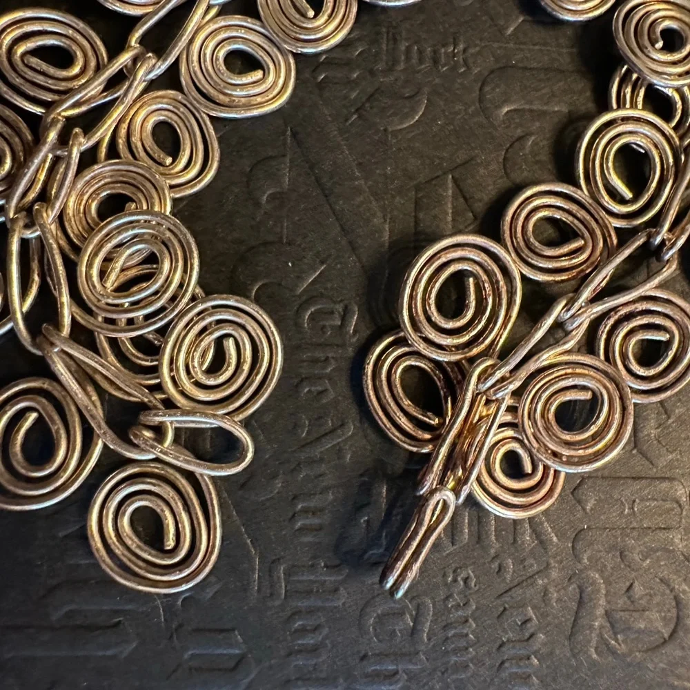 VINTAGE Silver plated Wire Wrap 7 1/2” long Bracelet with aged patina - Picture 5 of 10